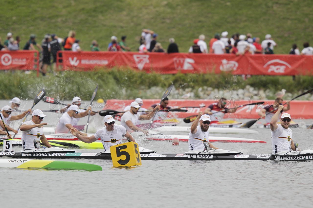 WM-Gold im Vierer für Max Rendschmidt